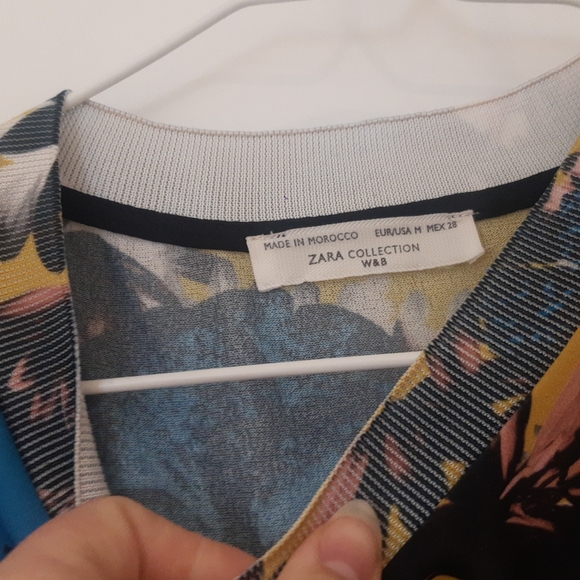 3/$45 Zara Floral sleeveless top - Picture 2 of 4